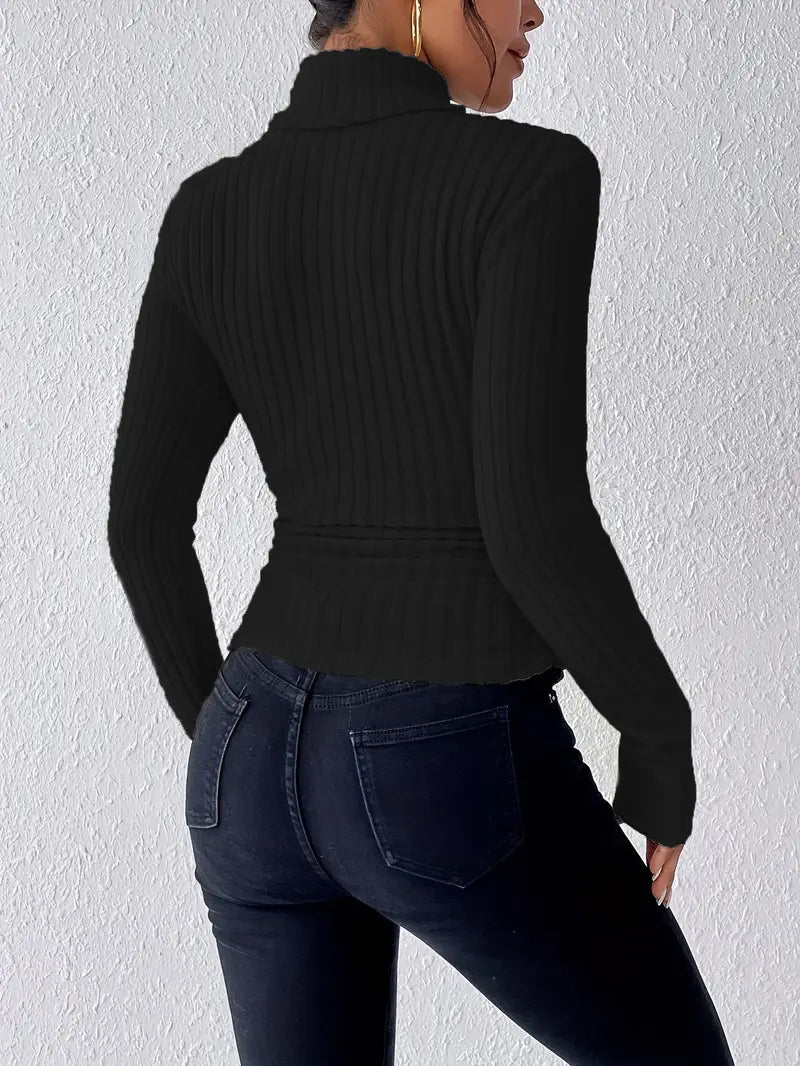 Pull cotelé simple col roulé