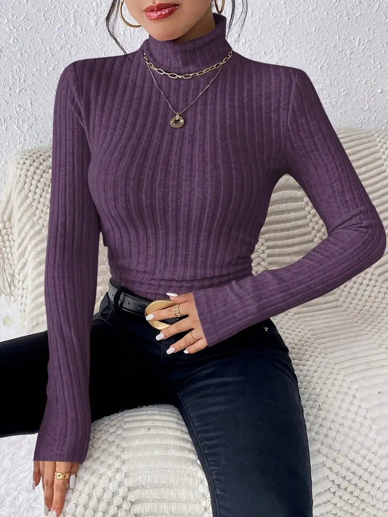 Pull cotelé simple col roulé