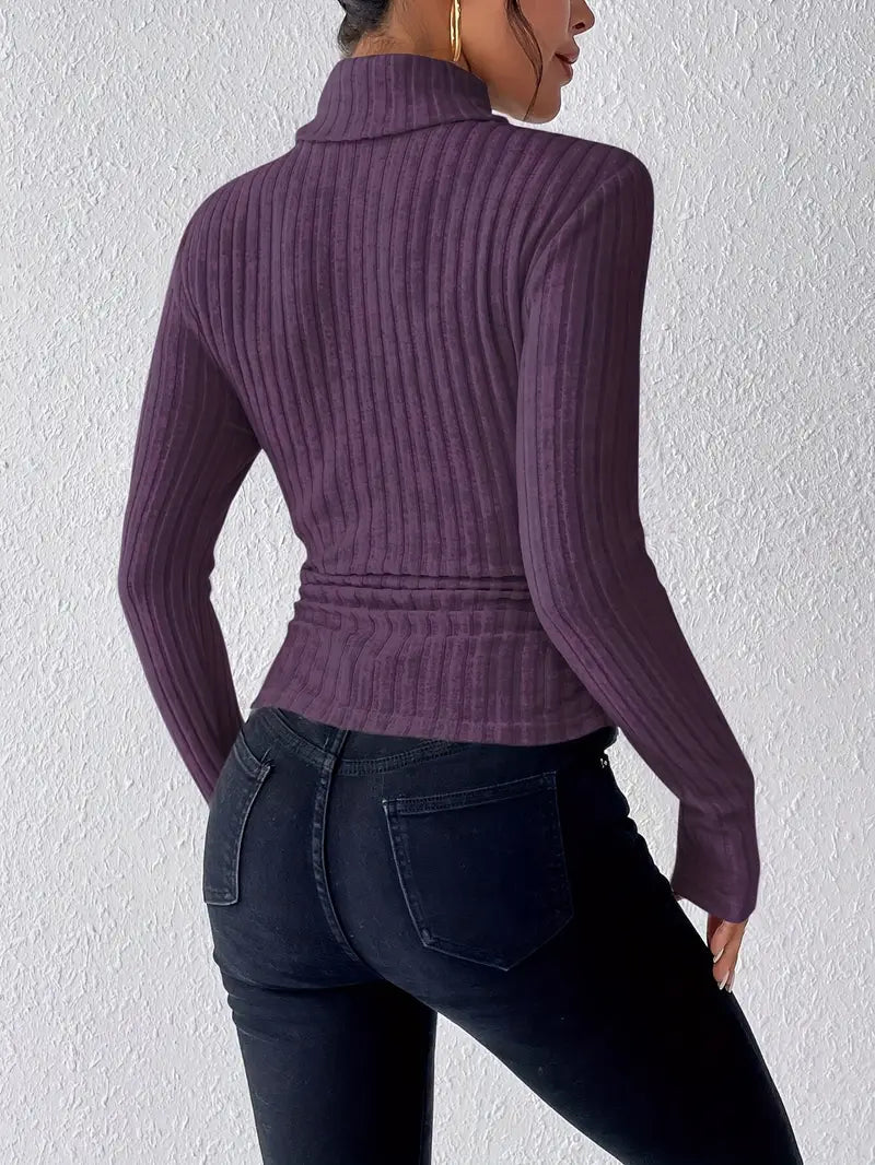 Pull cotelé simple col roulé