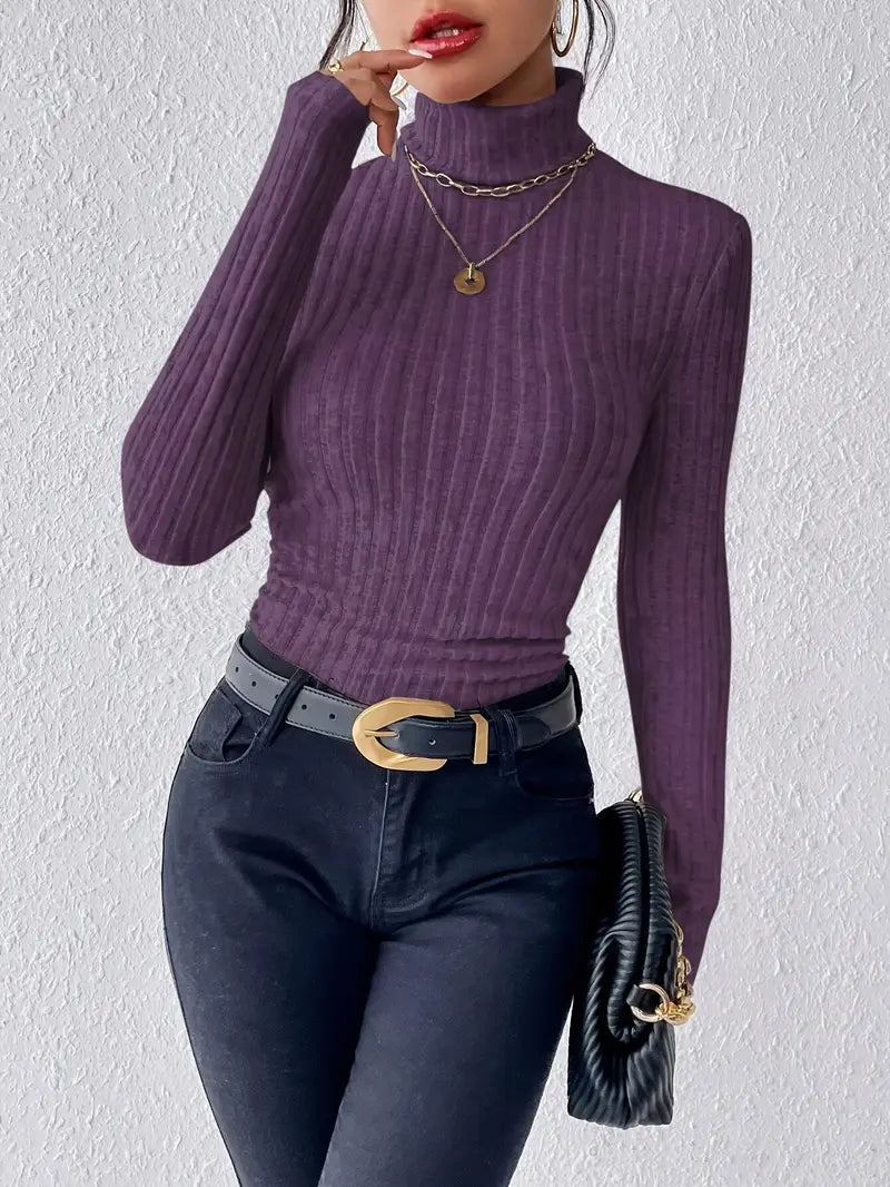 Pull cotelé simple col roulé