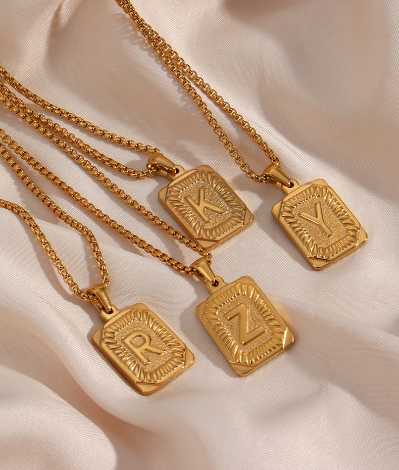Collar de letras de acero inoxidable personalizable