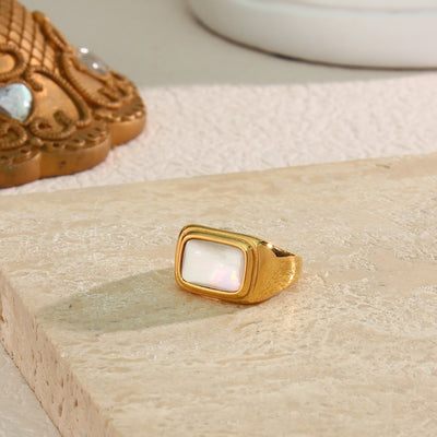 Anillo de nácar de piedra natural