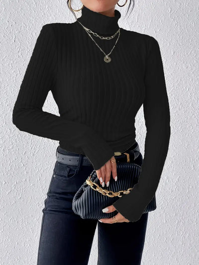 Pull cotelé simple col roulé