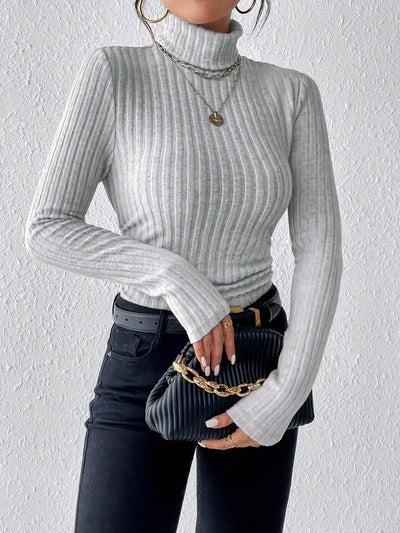 Pull cotelé simple col roulé