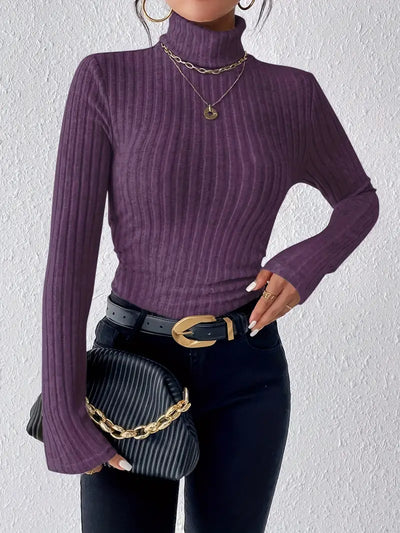 Pull cotelé simple col roulé