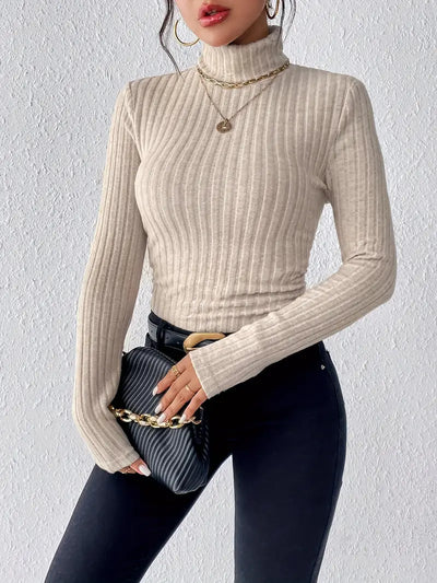 Pull cotelé simple col roulé