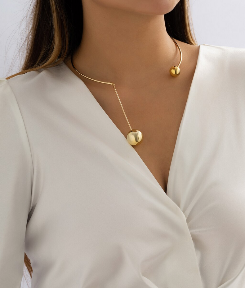 Collier ouvert avec boules